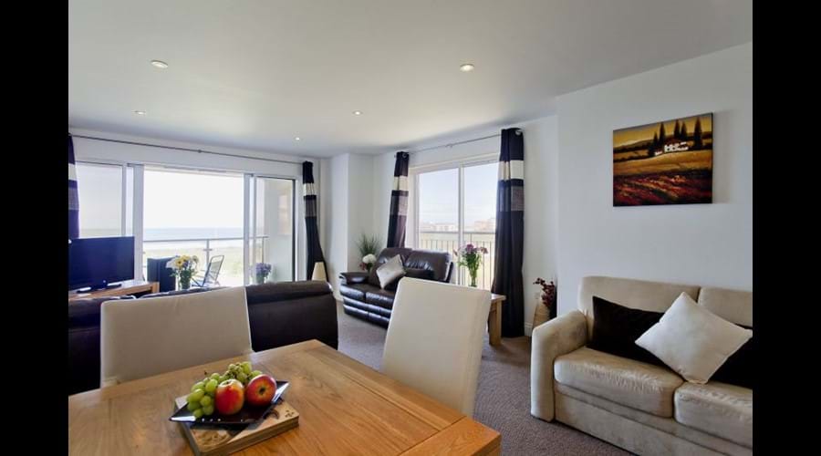 Spacious living room
