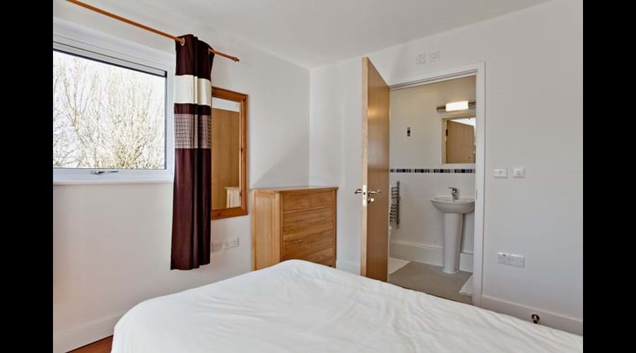 Bedroom and en suite
