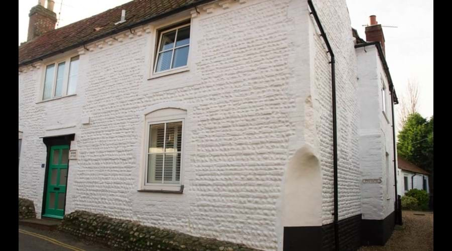 Benbow Cottage and side access to parking and stable door