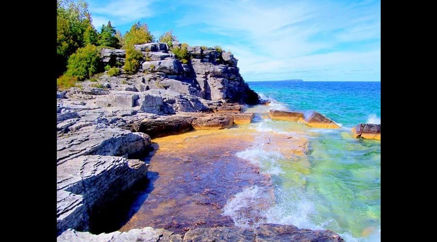 The rugged shoreline of Georgian Bay is just a 10 minute drive from the Willow Bank cottage.