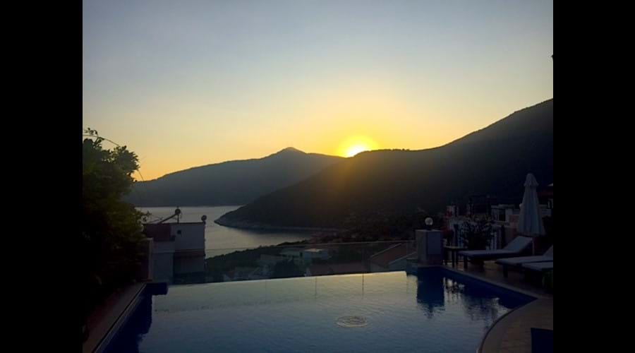 Villa Kismet Sunset Pool Views