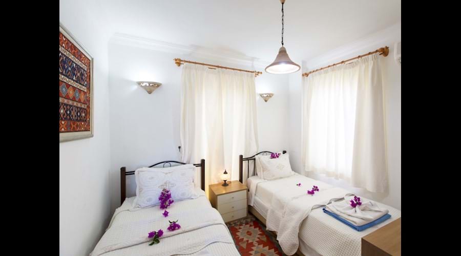 Kalamar Meltem Apartments Twin Bedroom