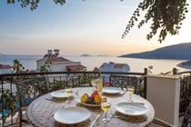 Al Fresco Dining on the Balcony