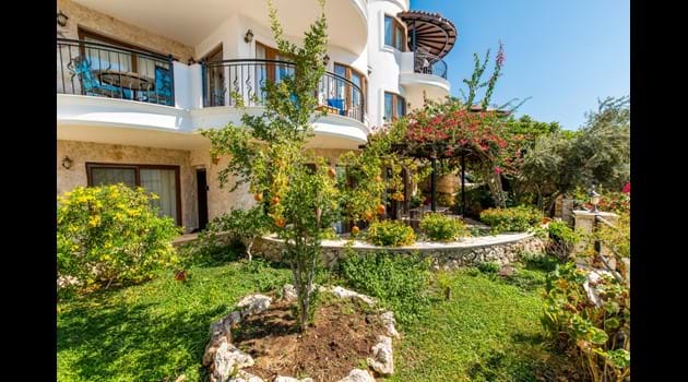 Apartment Gardens with View of Papatya