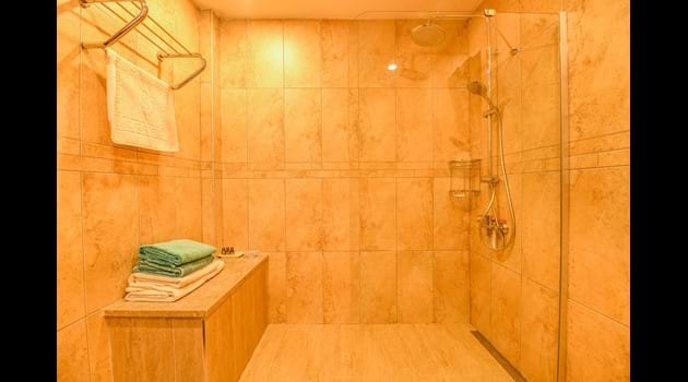 Master Bedroom En-suite Shower Room