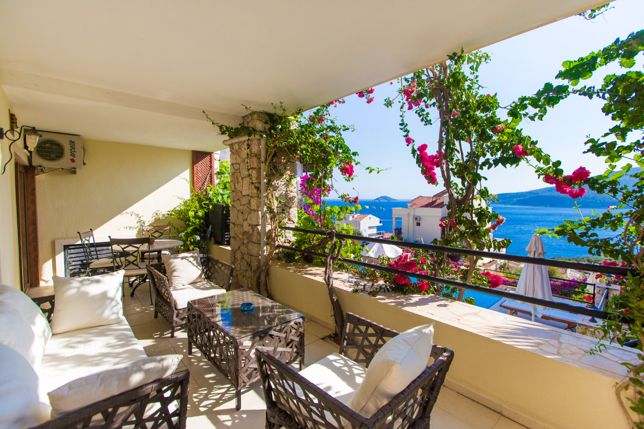 Annex Apartment Terrace with Sea Views