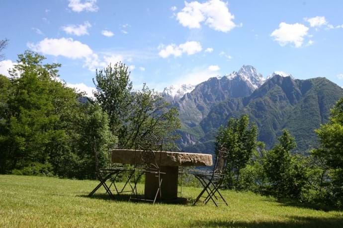 Secluded Villa Rustica lake and mountain views