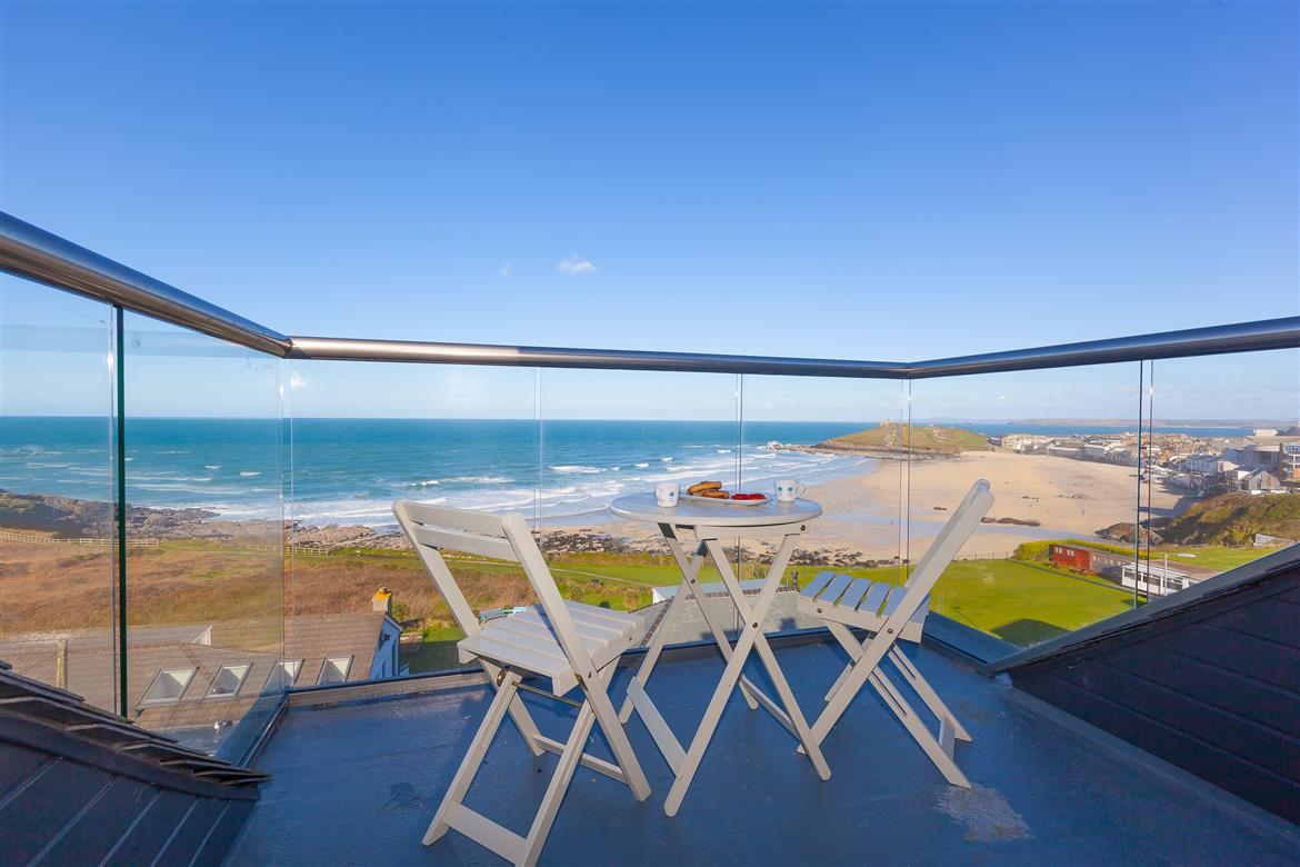 Luxury St Ives self Catering Holiday Lets for all the Family with Sea Views and garden