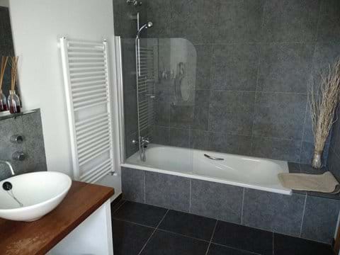 Baño (dormitorio oeste)