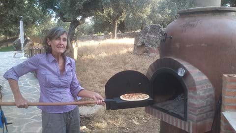 Cocinar pizza en la barbacoa