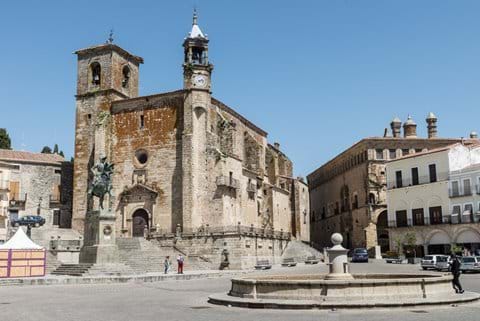 Trujillo, Plaza Mayor (J.Corner)