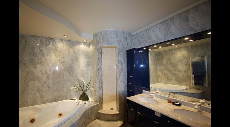 Bathroom 1 with Jacuzzi, 100 jet Rain Shower, Twin Basins