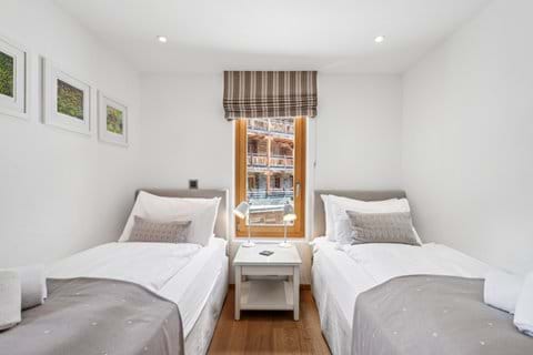 Twin bedroom 2