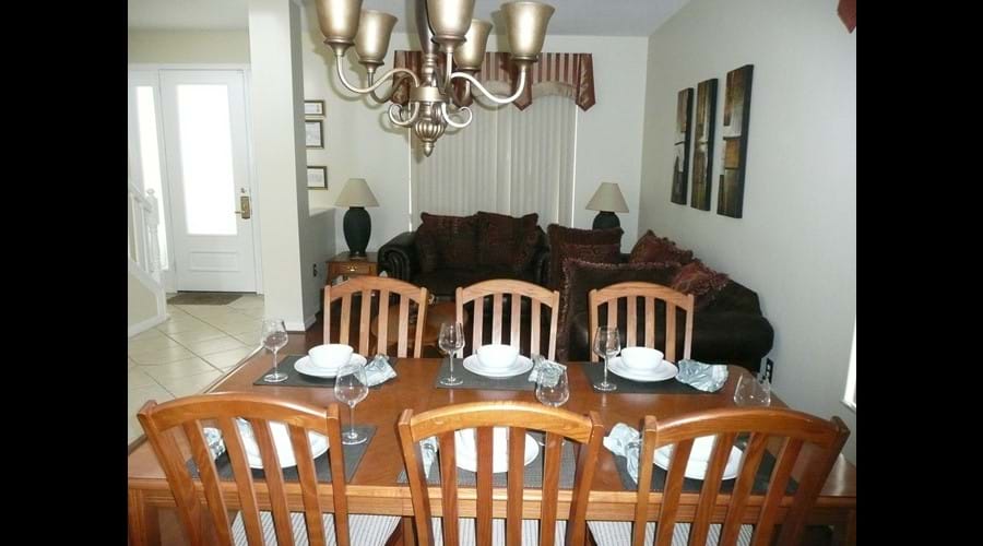 Lounge Room/Family Room - Dining table for 6