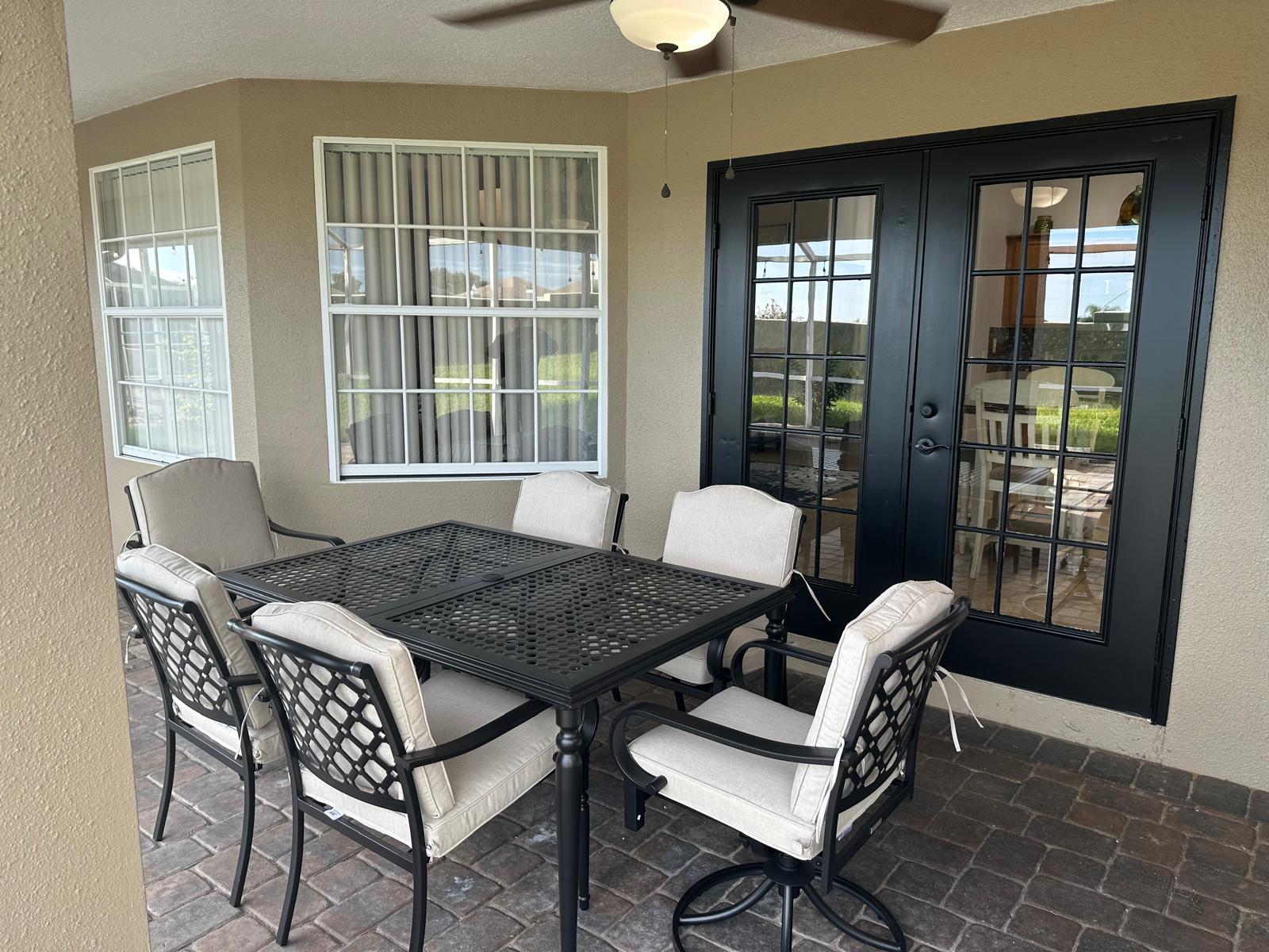 outside dining and drinks and Tv 