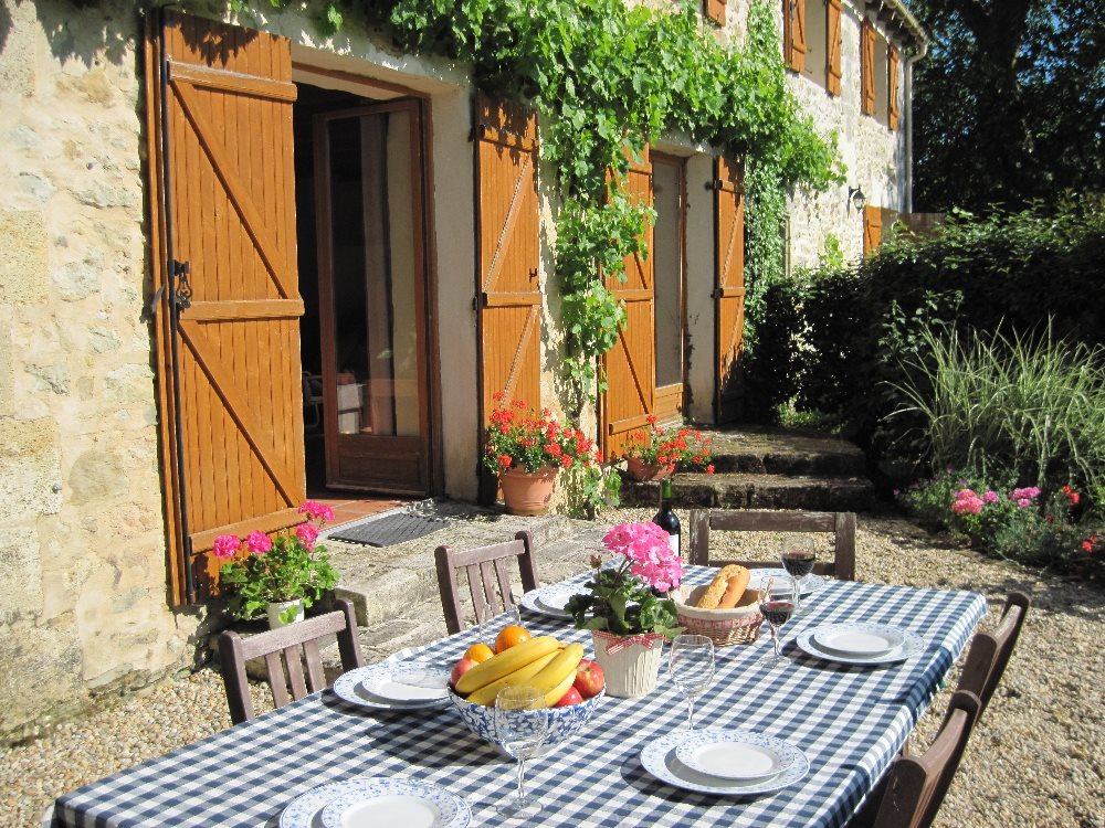Two Holiday Rentals And Bed Breakfast Set In The Bordeaux