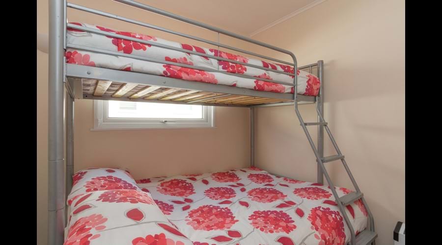 Triple bedroom with fitted double wardrobe
