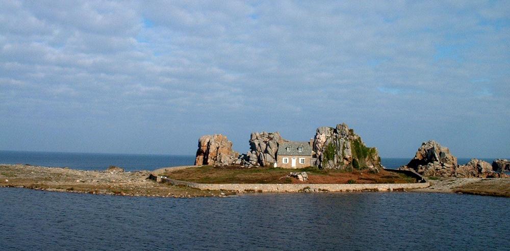 PLOUGRESCANT, Brittany