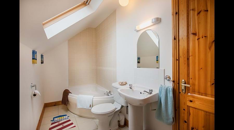 Family Bathroom...upstairs