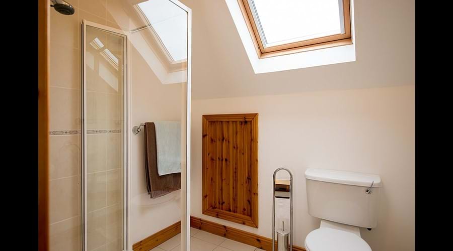Bedroom 1... Ensuite