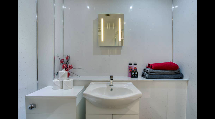 Doocot Bathroom
