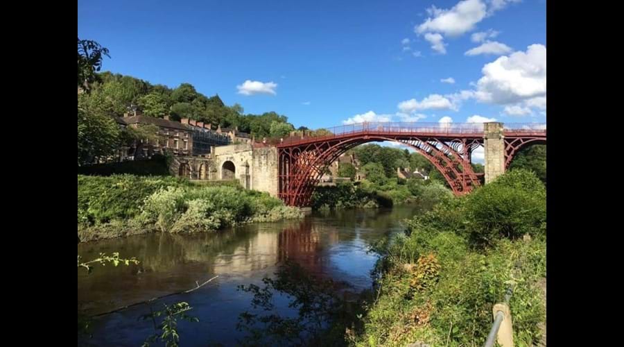 THE IRON BRIDGE 1779 - YARDS FROM IRONBRIDGE VIEW TOWNHOUSE
