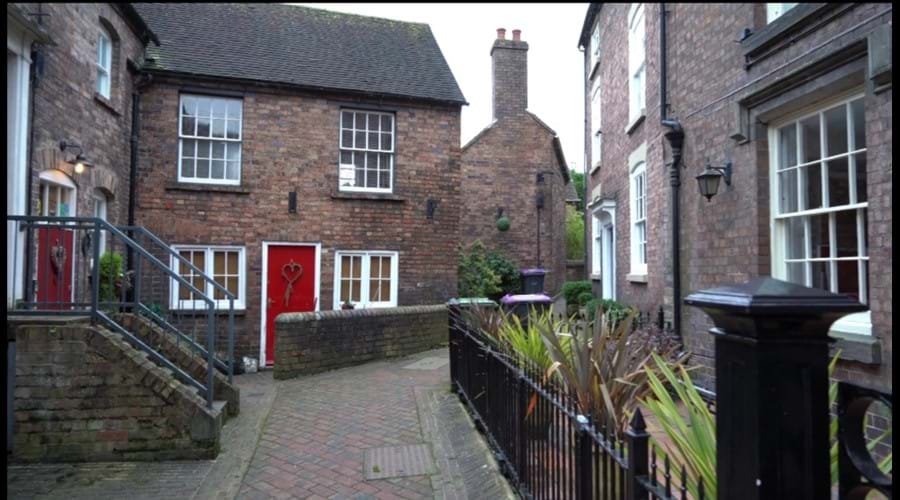 Courtyard Severn Bank