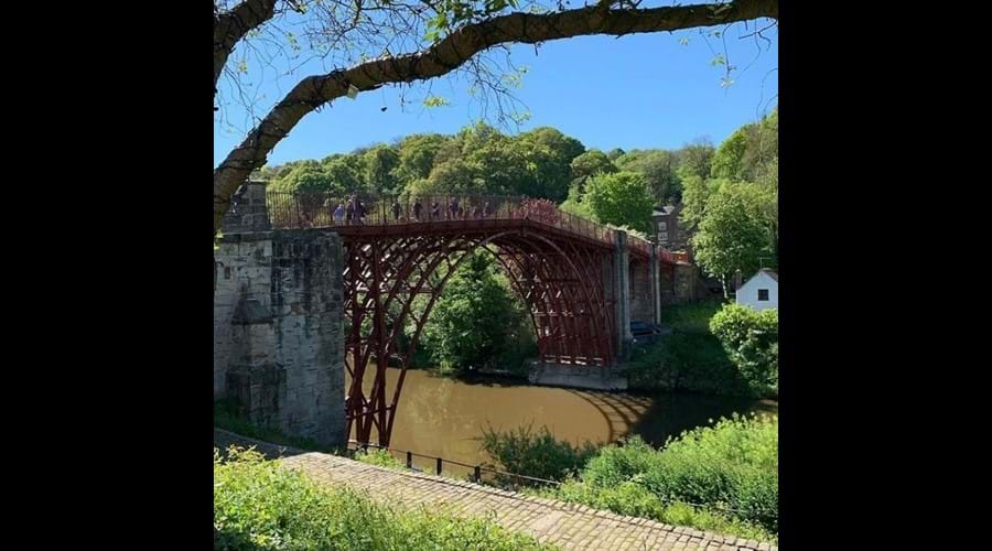 THE IRON BRIDGE 1779 - YARDS FROM IRONBRIDGE VIEW TOWNHOUSE