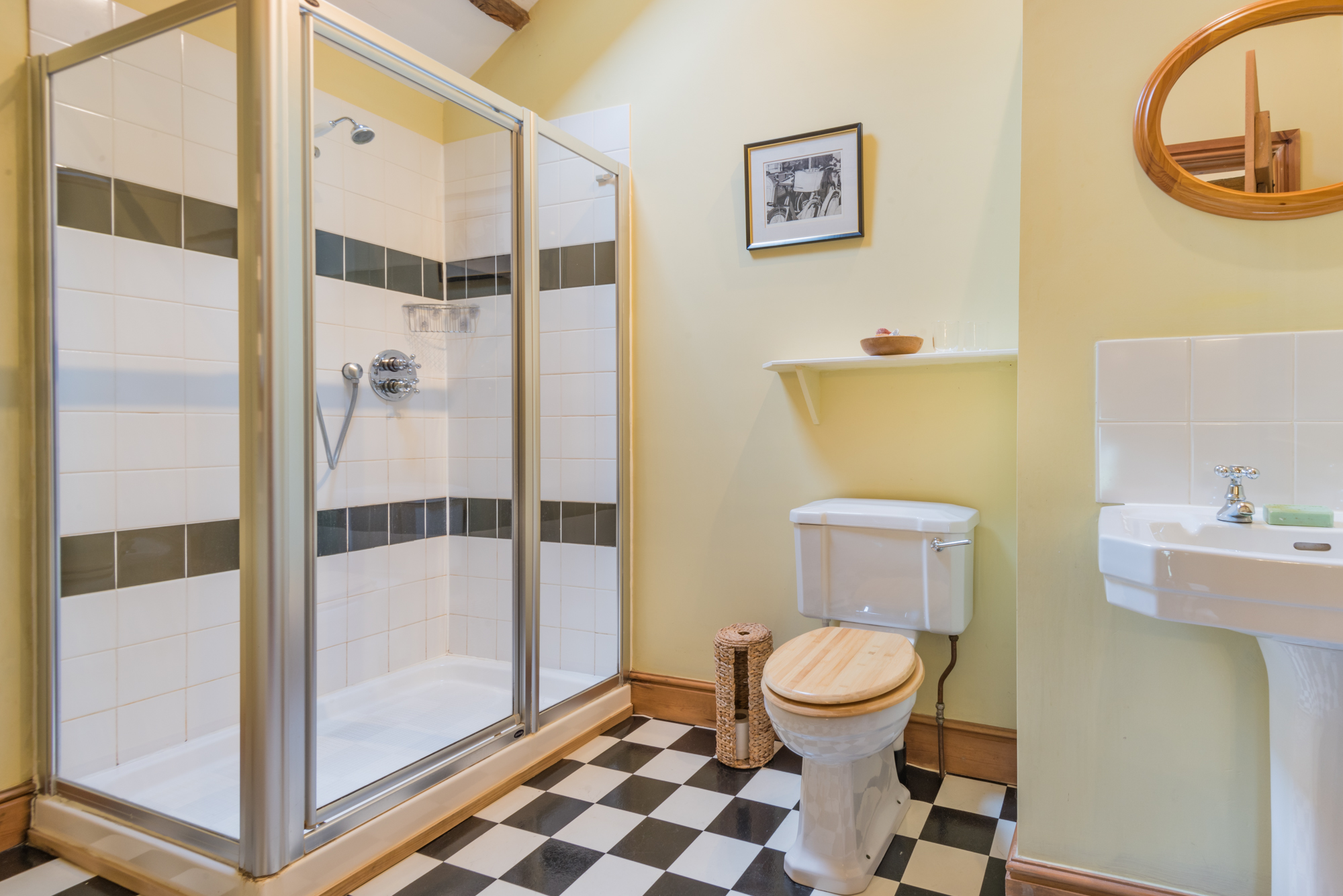 the master en suite shower room