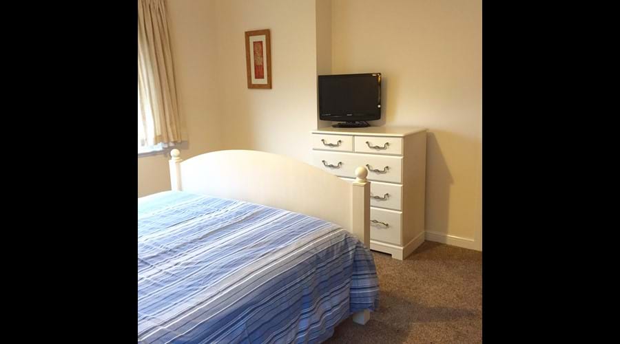 Motherwell Self Catering - Double bedroom with digital TV