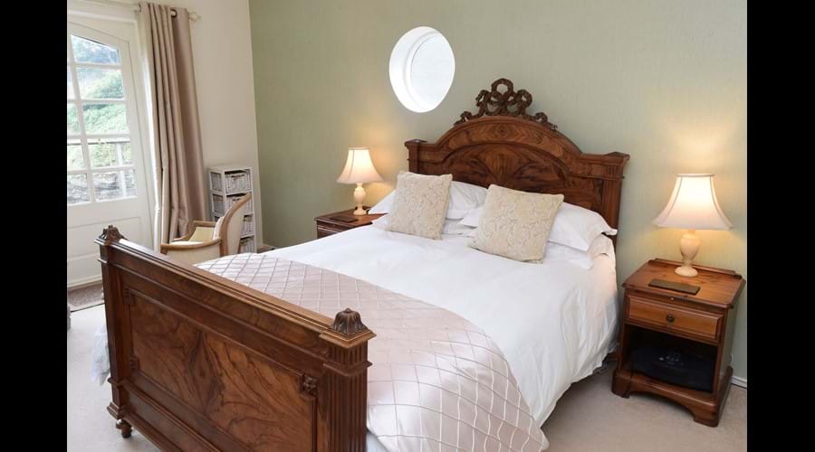 Galau Bore Bedroom with Balcony and sea views