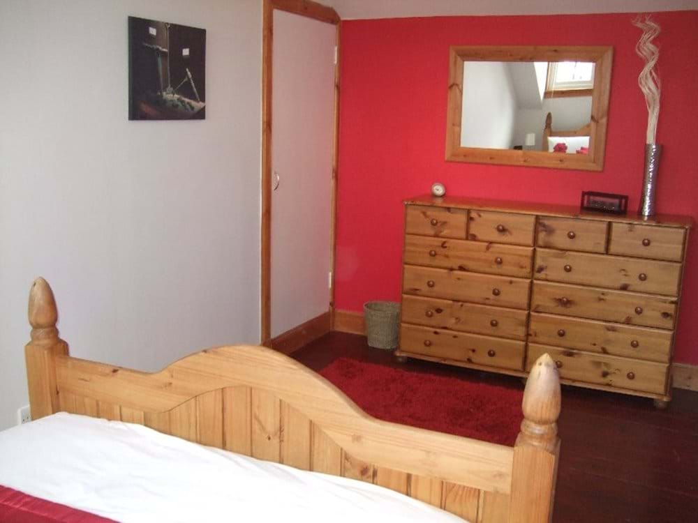 Double bedroom at Niaroo, Bowmore, Islay