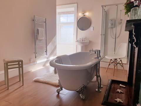 Unwind from the world in our luxury bathroom