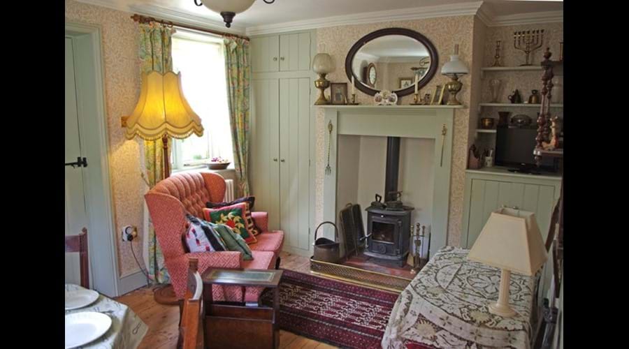Albion Cottage dining room
