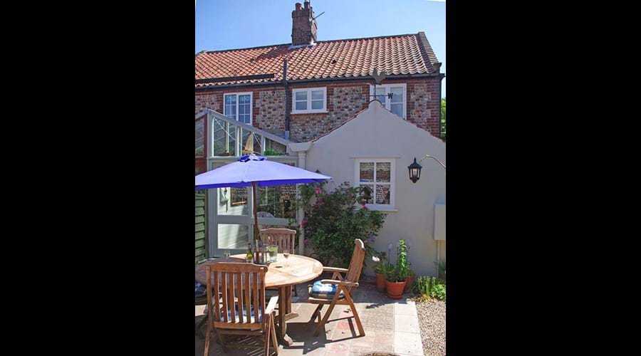 Albion cottage courtyard