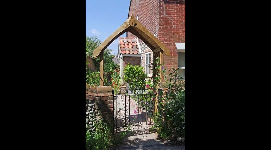 Albion cottage gate and arch