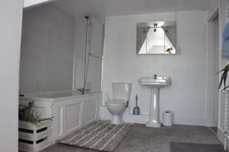 Bedroom 3 loft apartment bathroom