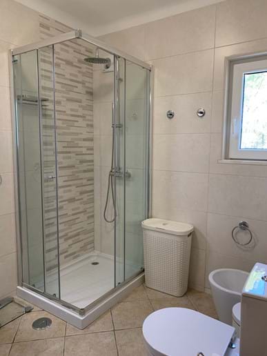 En-suite shower for Master Bedroom