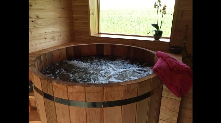 Cedar hot tub