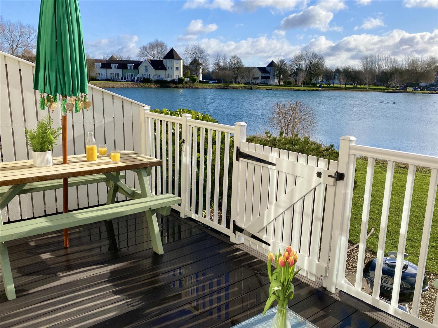 Elm Lodge New England Lodge Cotswold Water Park South Cerney