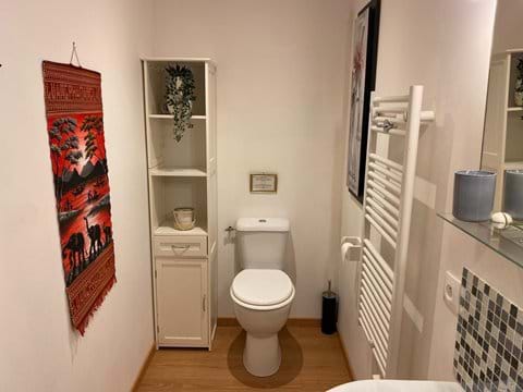 Bedroom 2 en suite