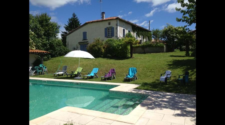 Chez Sarrazin farmhouse with shared pool and garden