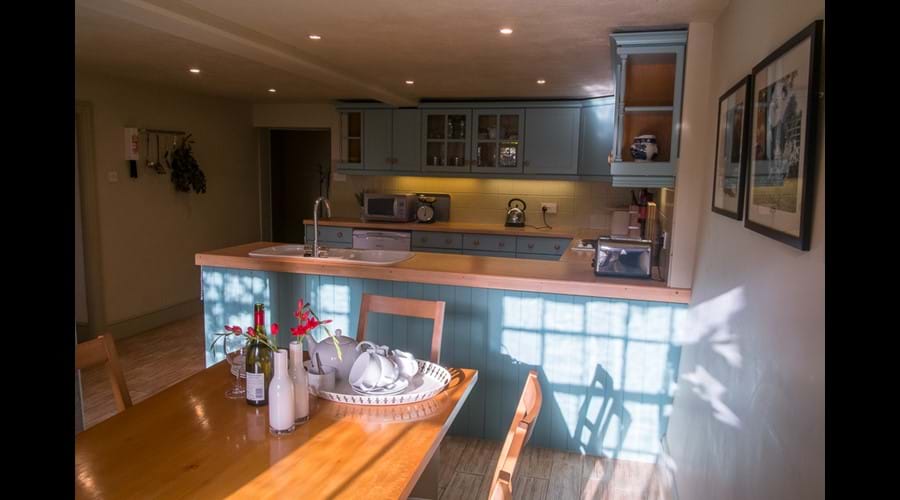 Kitchen dining room.