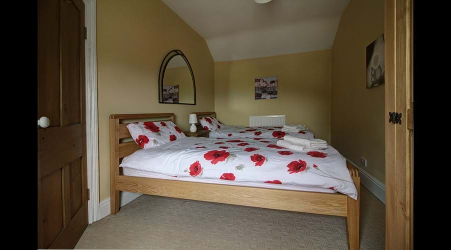 Twin second bedroom - ful size single beds
