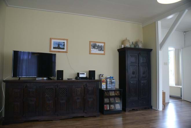 The large main room with SMART tv, Blu-Ray player & dvds, sound system & cds, WIFI...