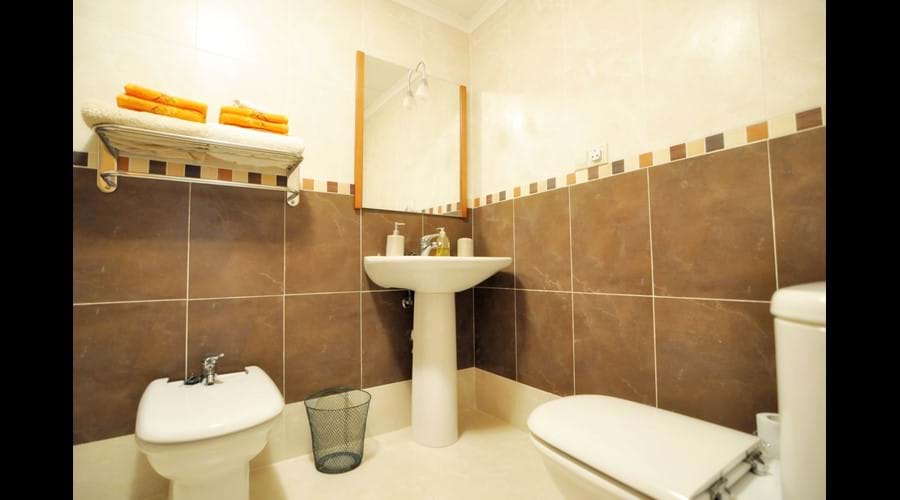 Family bathroom inc bath, shower and bidet