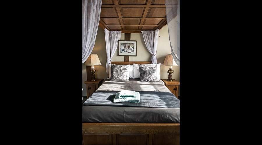 Four poster bed