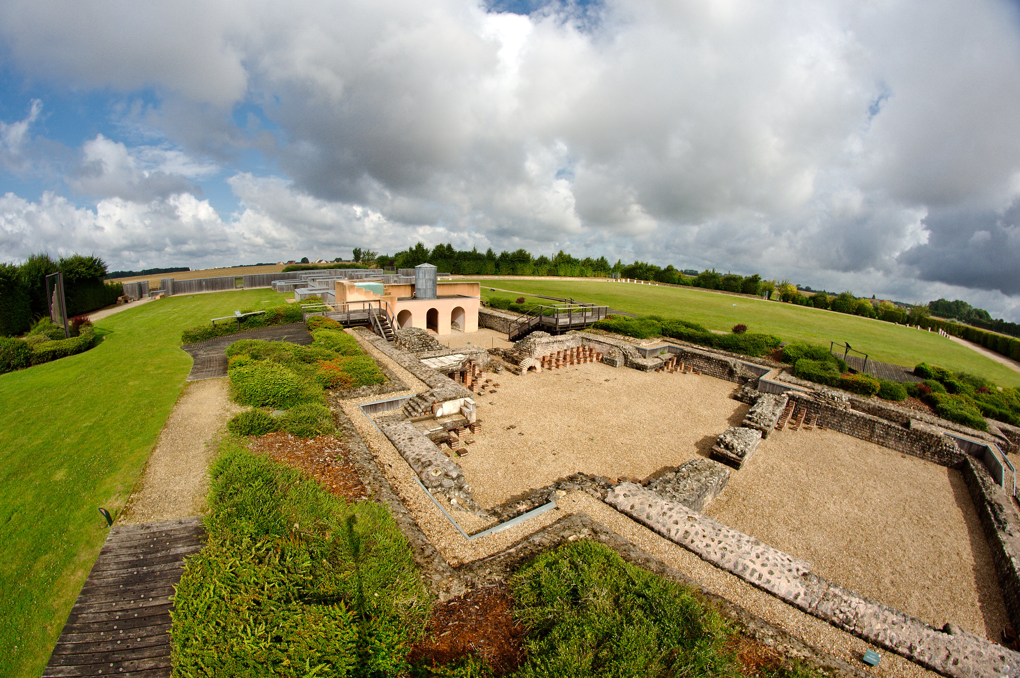 Vestiges des thermes de Gisacum, ancienne cité gallo-romaine, au Vieil-Évreux