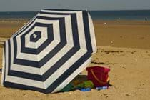 Beach days on wide sandy beaches