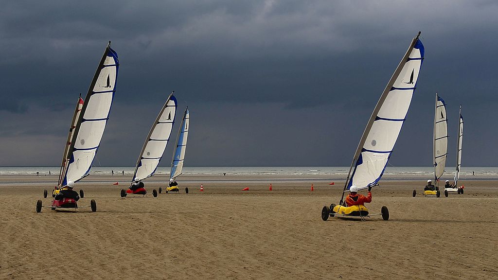 Sand yachts à Cabourg, Normandie